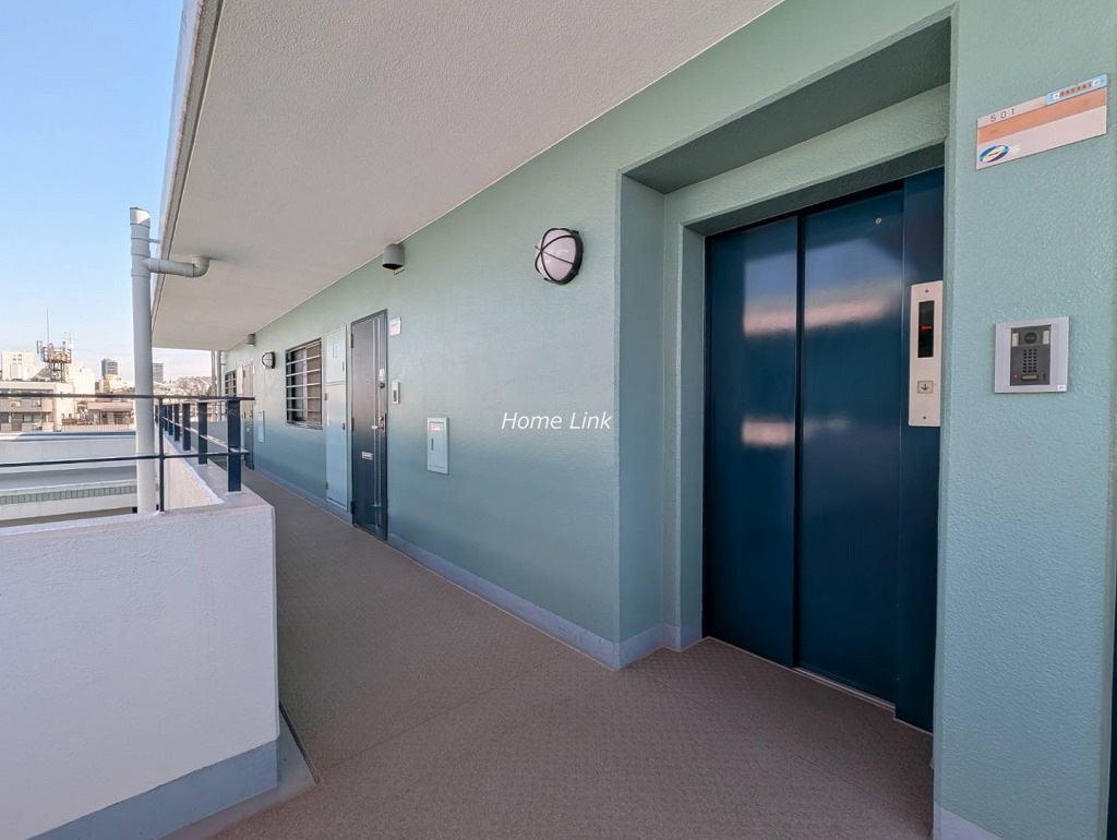 菱和パレス小竹向原　エレベーターホール